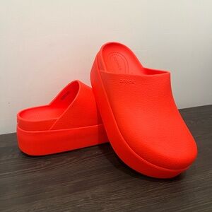 CROCS Women's Bold Red Mules